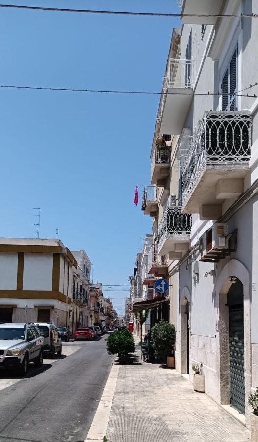 B&B La Reggia Del Sol Трани Екстериор снимка