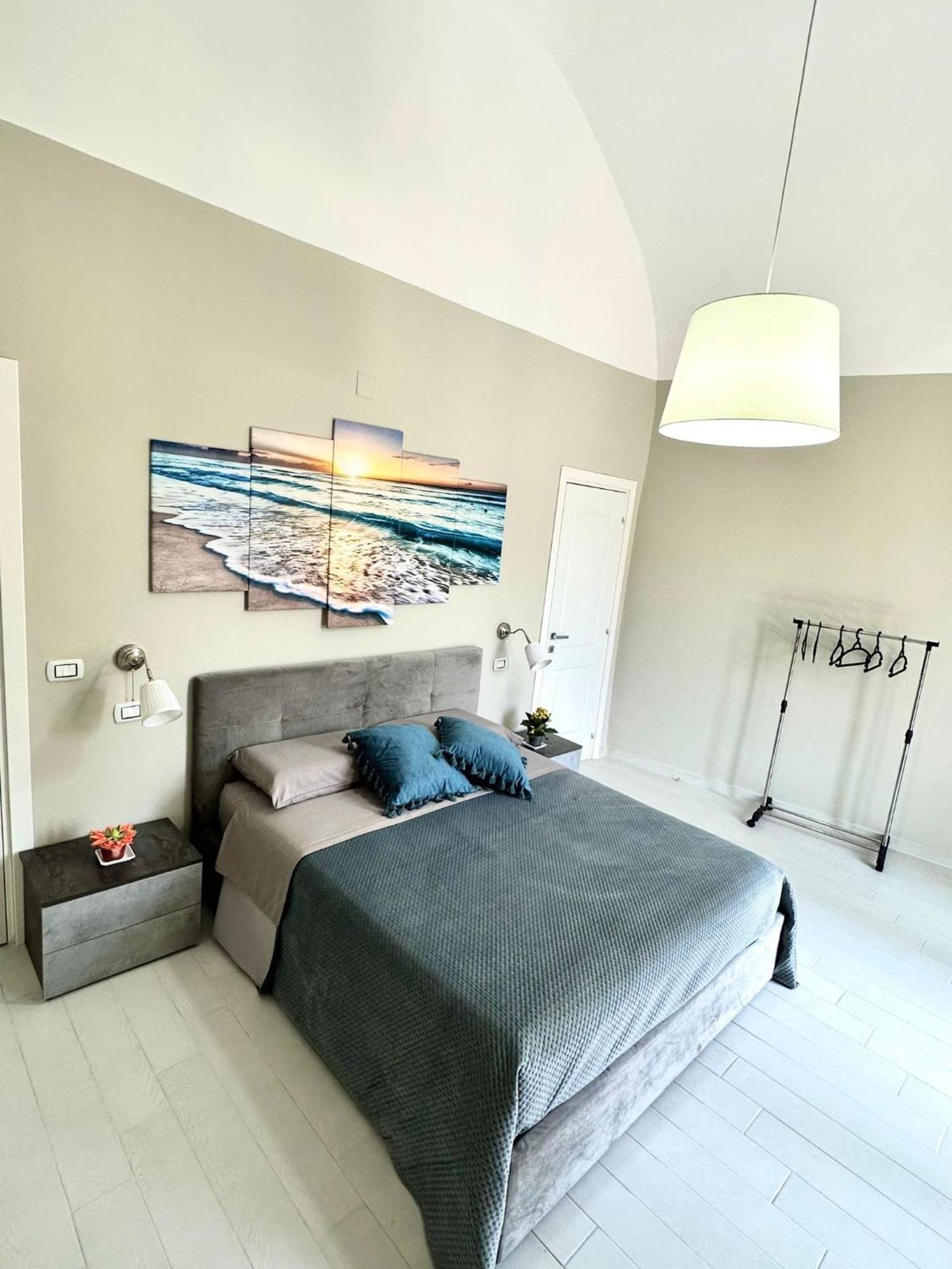 B&B La Reggia Del Sol Трани Екстериор снимка