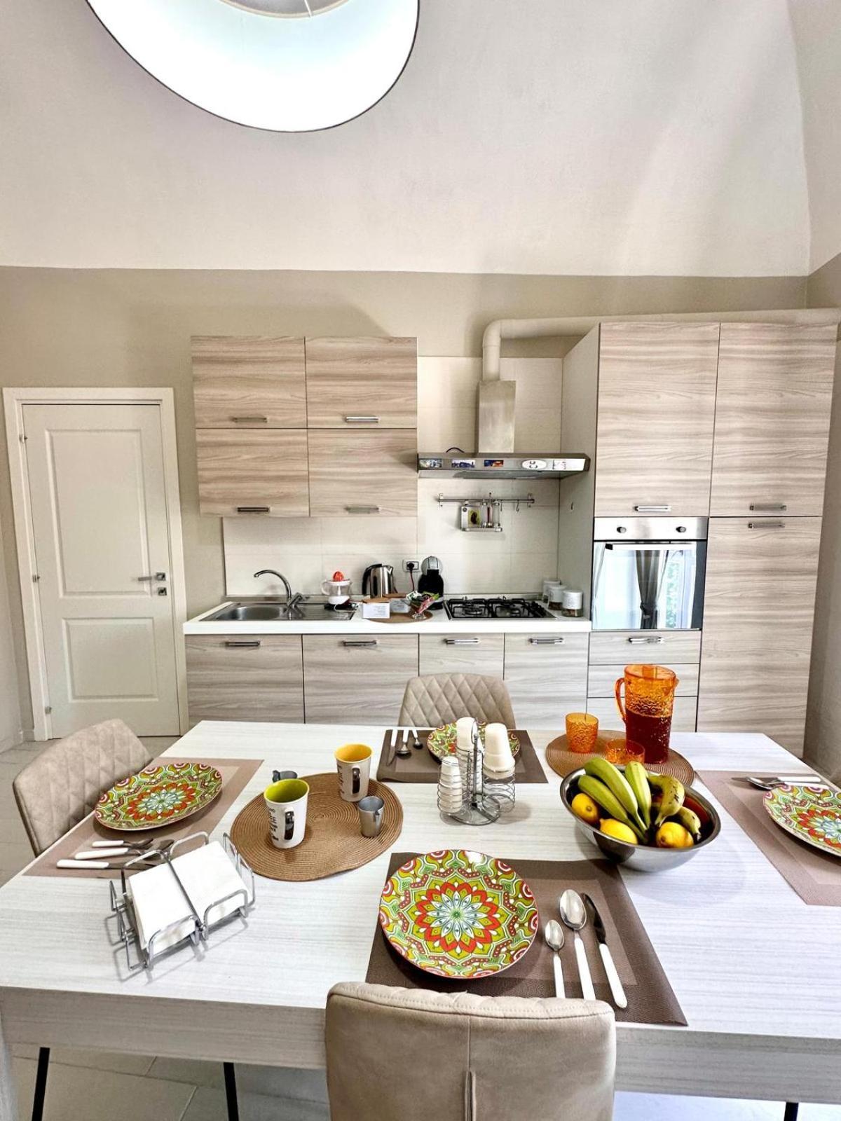 B&B La Reggia Del Sol Трани Екстериор снимка